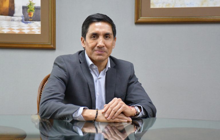 Rubén Benítez Arias fue designado presidente ejecutivo de Centrosur
