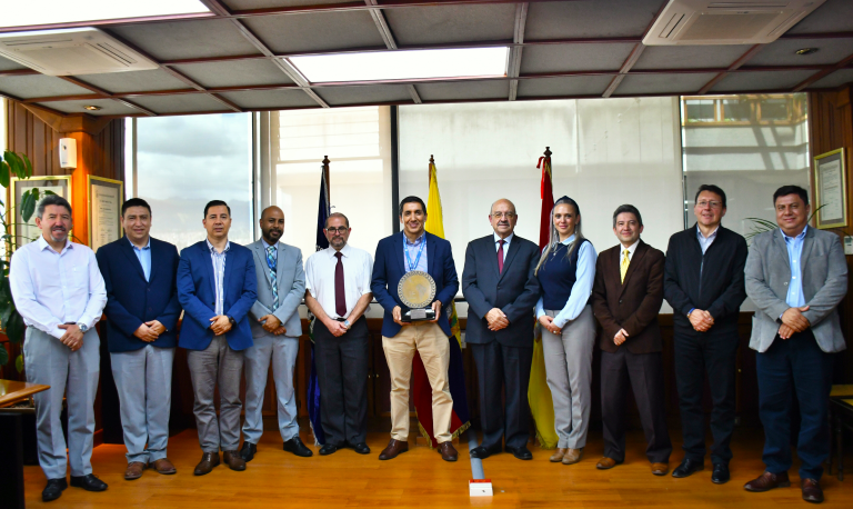 Centrosur recibe reconocimiento internacional