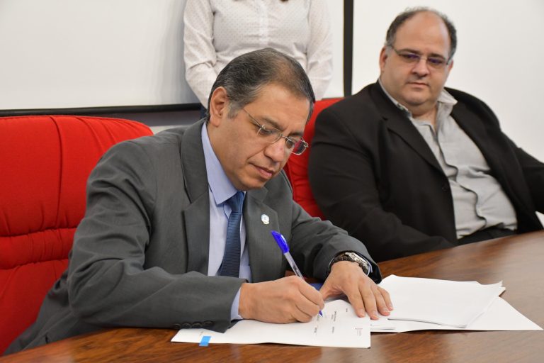 Centrosur y Gridspertise firman acuerdo de cooperación tecnológica