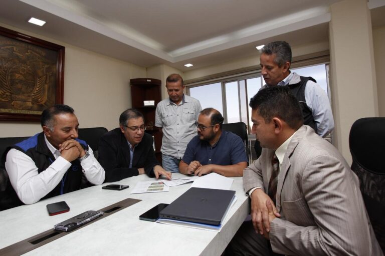 Centrosur invierte en proyectos para mejorar el sistema eléctrico en Azuay