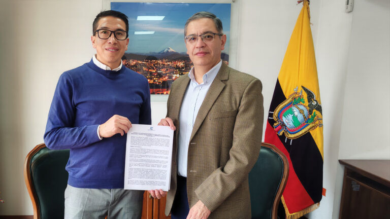 CENTROSUR y ARCONEL firman convenio para impulsar innovación y mejora en el sector eléctrico