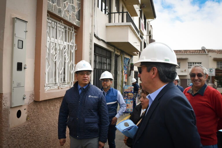 Centrosur moderniza el servicio eléctrico con medidores AMI en Cuenca