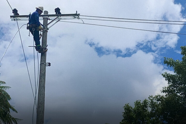 Centrosur fortalece el sistema eléctrico en Tiwintza y Yupi de Logroño