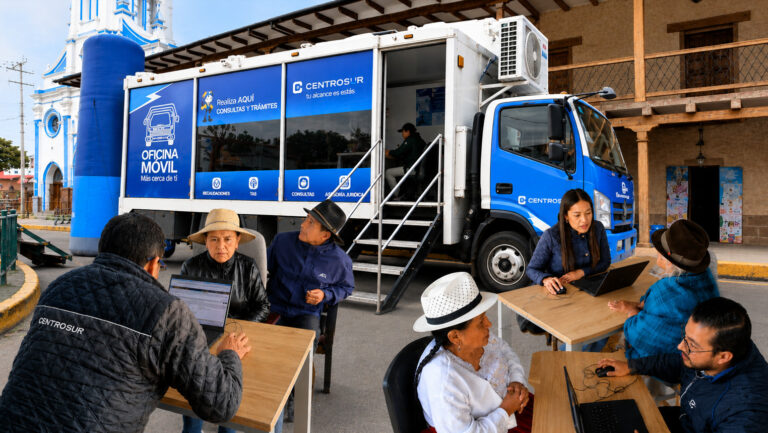 Oficina móvil de Centrosur fortalece la atención ciudadana en Azuay, Cañar y Morona Santiago