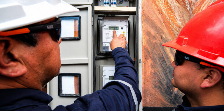 Más de USD 12,6 millones impulsan la modernización eléctrica de Cuenca y La Troncal