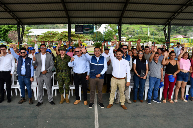 Centrosur mejora las redes eléctricas de Patuca, Morona Santiago