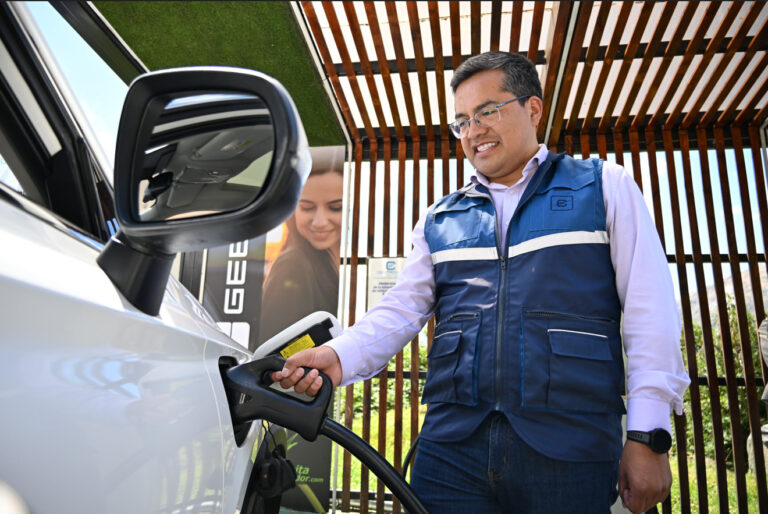 Centrosur impulsa una red de siete estaciones de carga rápida para vehículos eléctricos